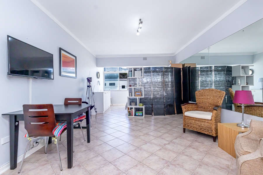 1 Bedroom Property for Sale in Sea Point Western Cape